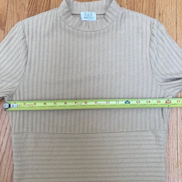 Project Social T light mustard short sleeve mock neck top Size S - Picture 5 of 6